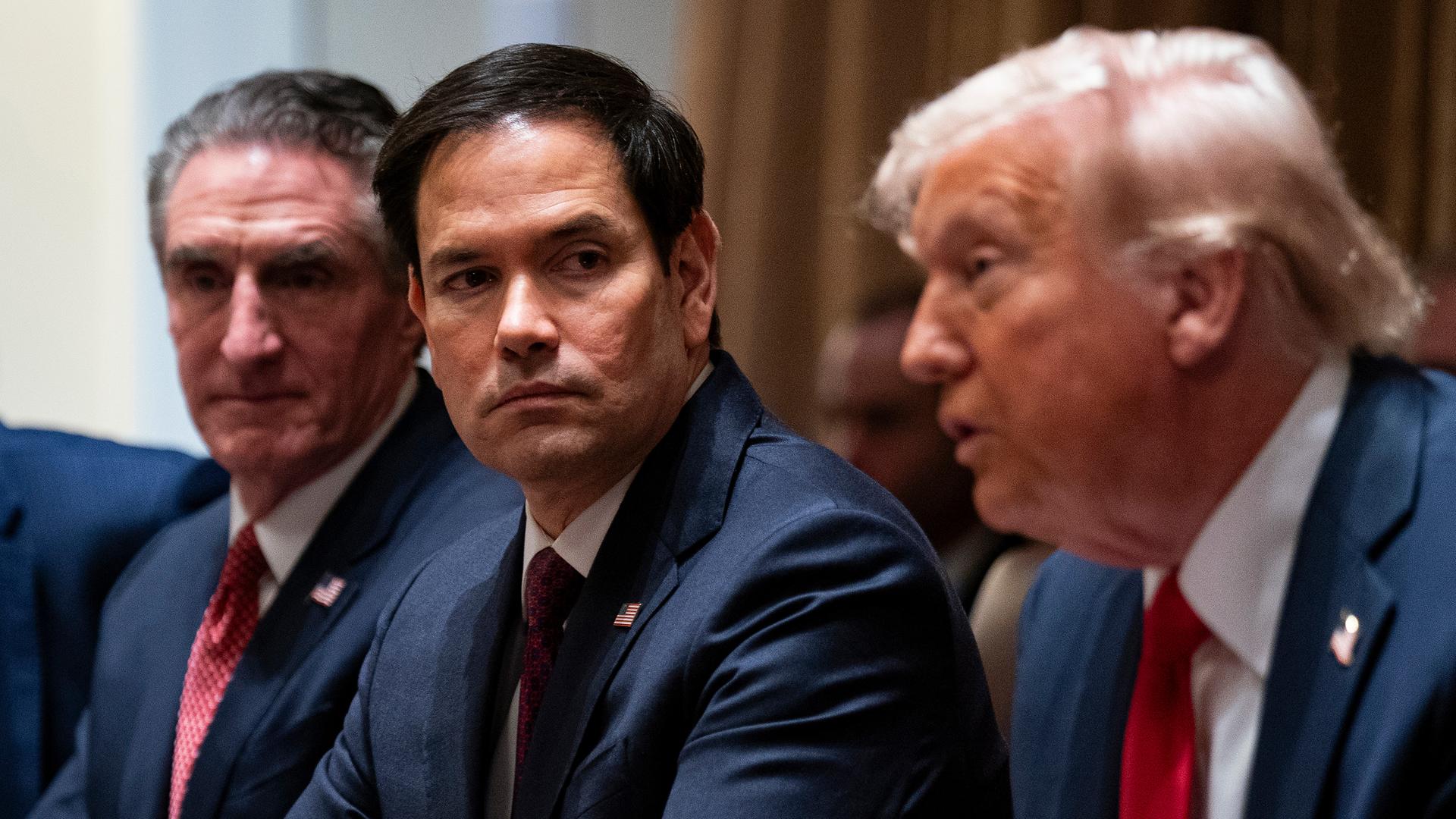 Donald Trump (r.) und Marco Rubio, aufgenommen am 26.02.2025