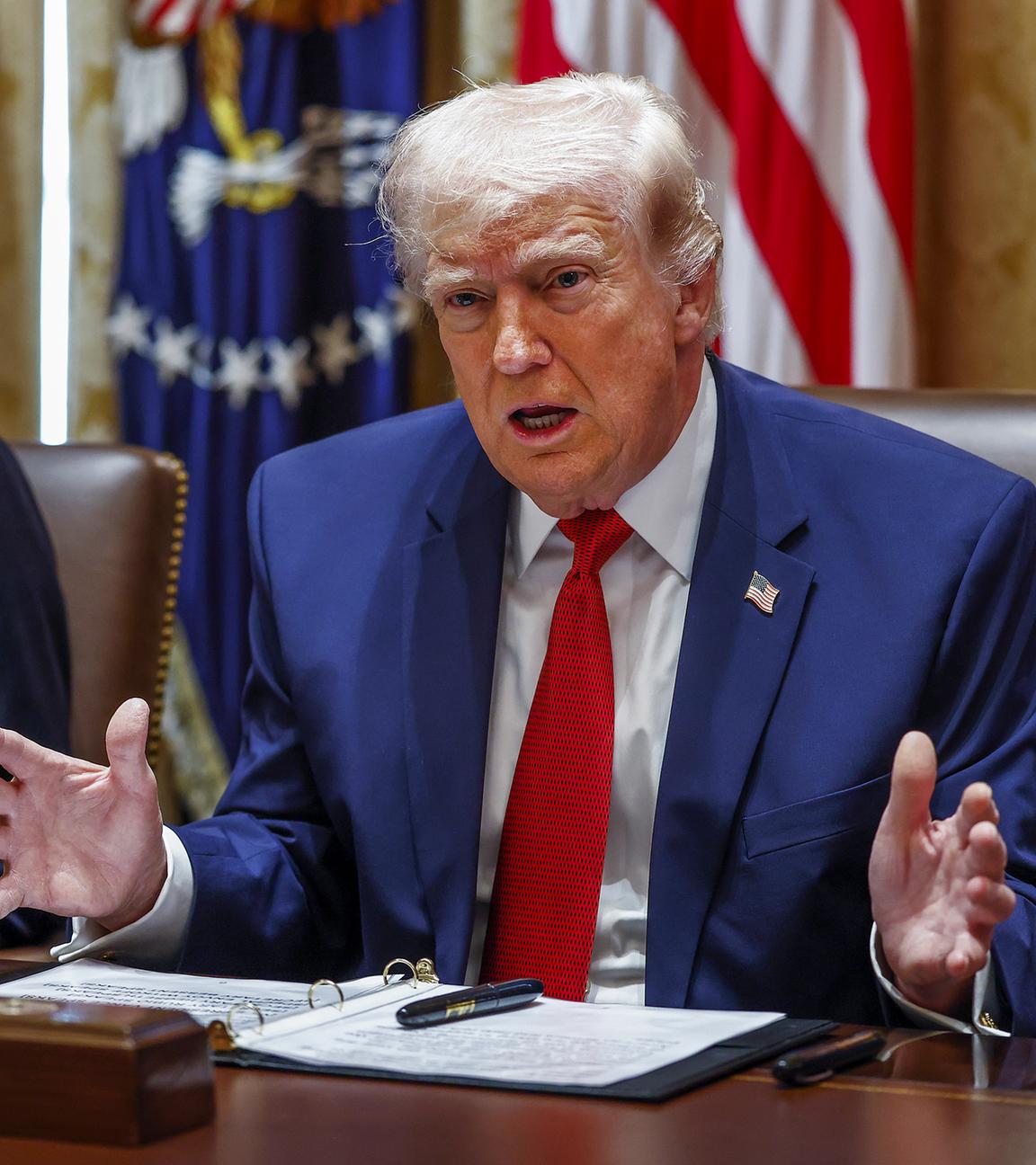 Donald Trump (r.) und Marco Rubio, aufgenommen am 26.02.2025