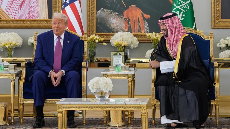 Donald Trump und Mohammed bin Salman, aufgenomme am 13.05.2025