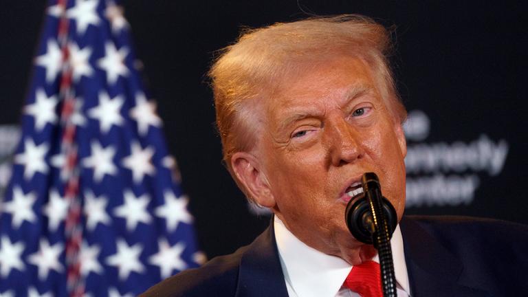 US-Präsident Donald Trump nimmt am 13. August 2025 an einer Veranstaltung im John F. Kennedy Center for the Performing Arts in Washington, DC, USA teil.