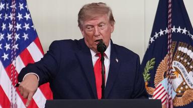 US-Präsident Donald Trump hält in Denton, Texas eine Rede