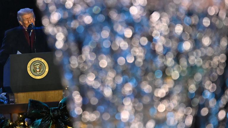 US-Präsident Donald Trump spricht anlässlich der Beleuchtung des nationalen Weihnachtsbaums auf der Ellipse in Washington, D.C..