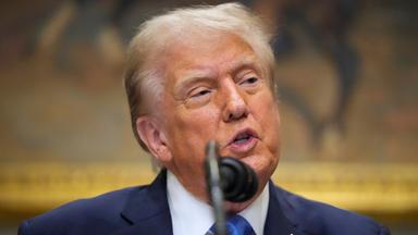 US-Präsident Donald Trump spricht im Roosevelt Room des Weißen Hauses.