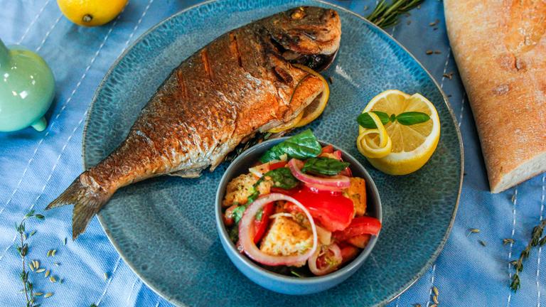 Dorade mit Panzanella  