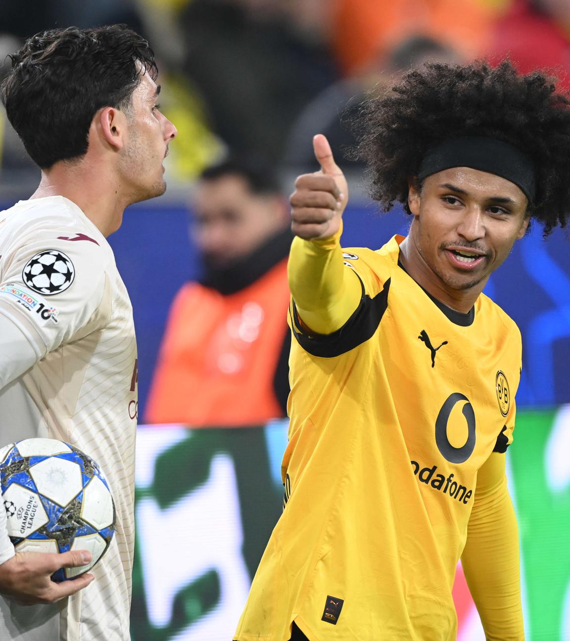 Karim-David ADEYEMI (DO) gestikuliert. 