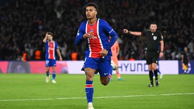 PSG-Spieler Desiré Doué bejubelt einen Treffer gegen den FC Barcelona