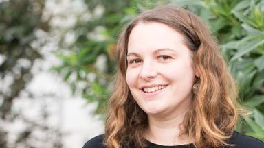 Wildtierbiologin Dr. Sophia Kimmig im Portrait.