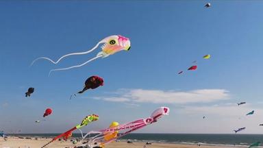 Beim jährlichen Drachenfestival in Dänemark war der Himmel über Fanø bunt. 