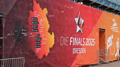 Logo und Branding am Theaterplatz der Finals in Dresden 2025