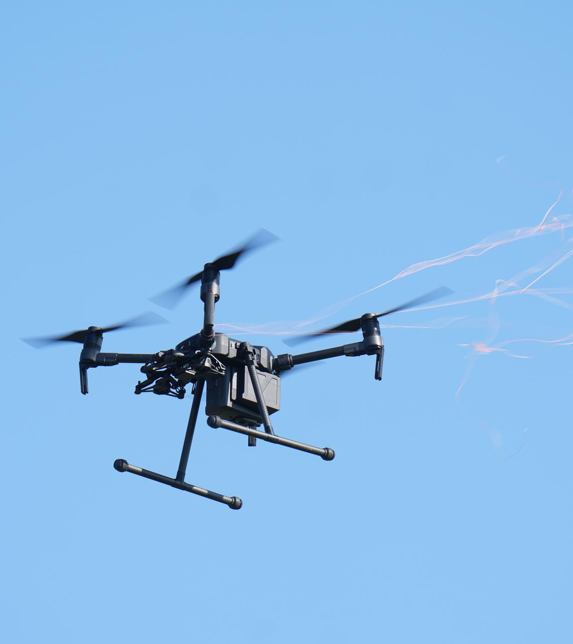 Drohne, die in der Luft fliegt