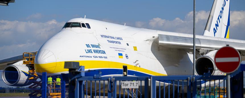 Die für einen Angriff ausgerüstete Drohne war nach Angaben aus Sicherheitskreisen nahe einer ukrainischen Transportmaschine sichergestellt worden. 