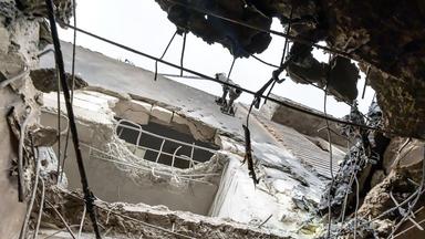 Dieses von der rumänischen Präsidialverwaltung am 29. Mai 2026 veröffentlichte Foto zeigt ein Wohnhaus in Galati, das von einer Drohne getroffen wurde. Dabei wurden zwei Menschen verletzt.