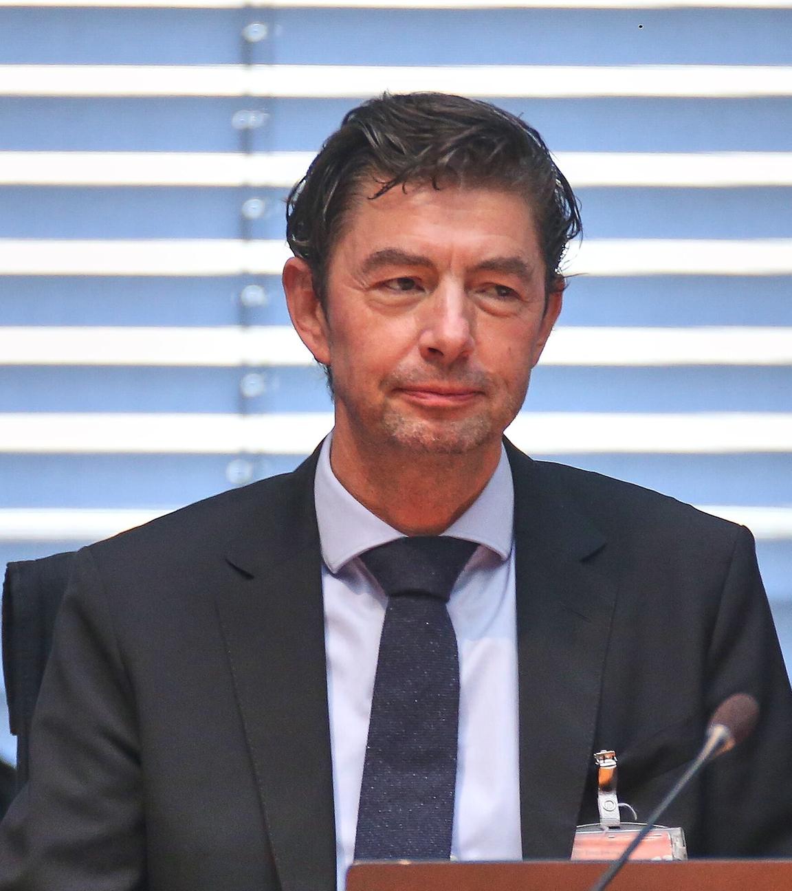 Berlin, Deutschland, 01.12.2025: Paul-Loebe-Haus: Christian Drosten, Virologe, bei der Anhoerung der Corona-Enquete-Kommission.