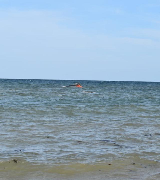 Wrack eines Bootes, das in der Nacht vor der Küste Dschibutis gesunken ist.