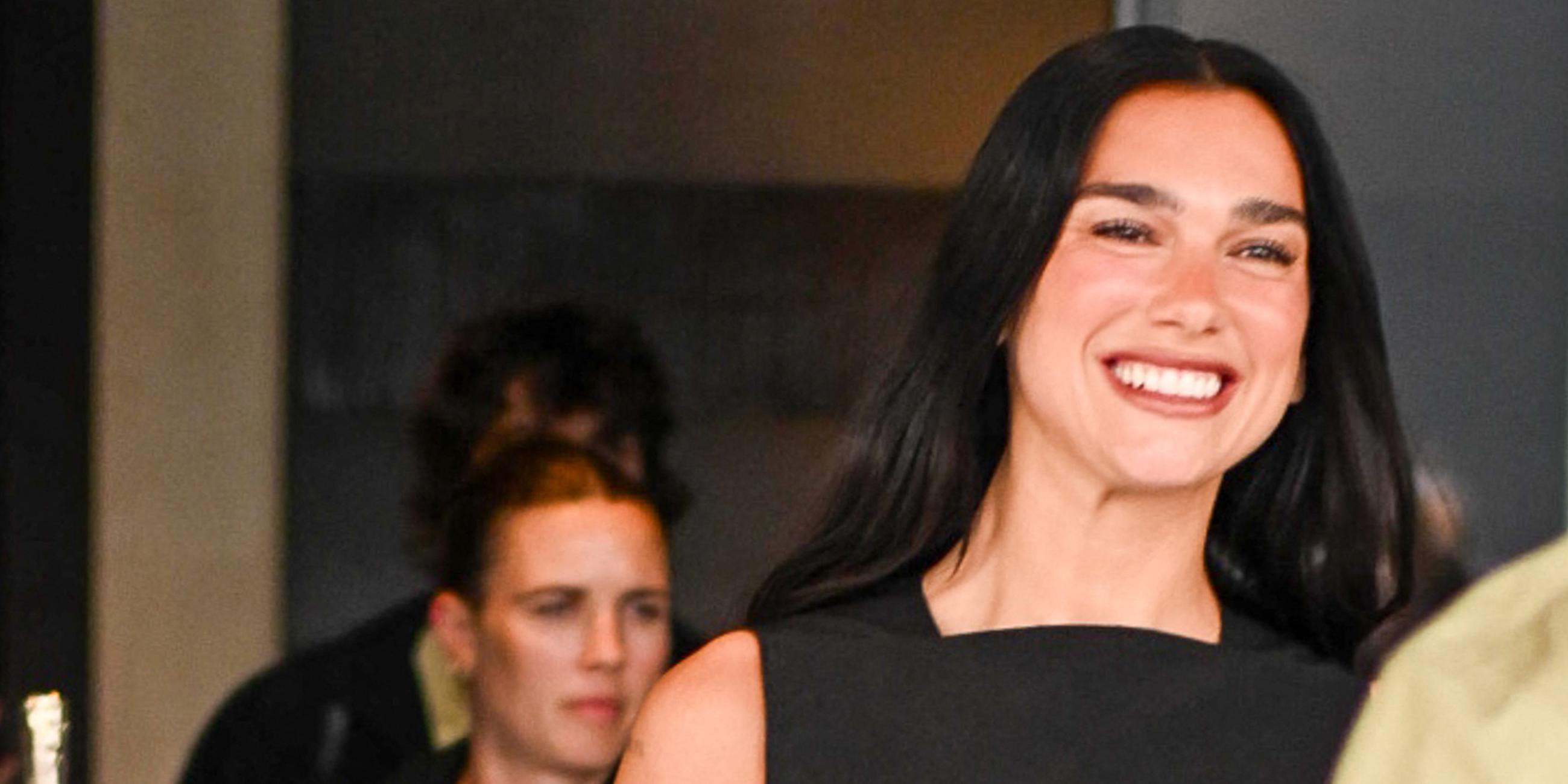 Dua Lipa verlässt ihr Hotel um zum Gare du Nord fahren am 07.07.2025.