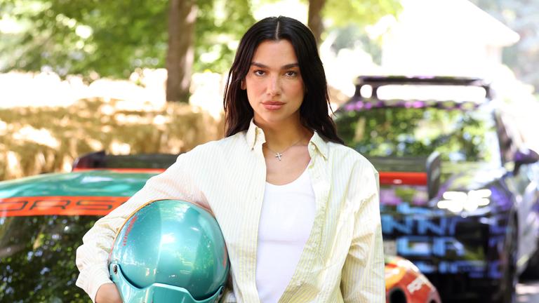 Dua Lipa feiert ihr Geburtstags-Wochenende
