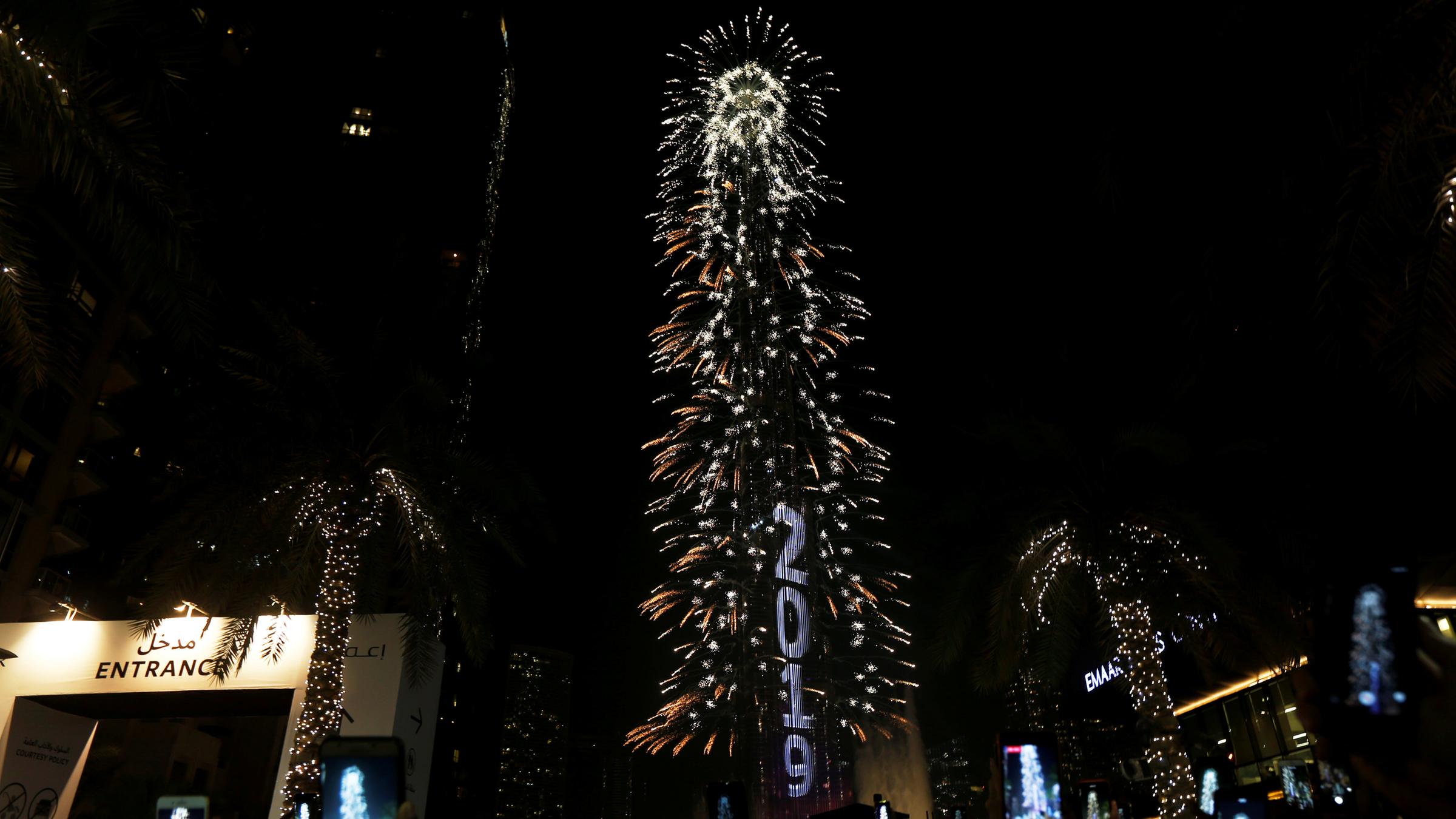 Ein Feuerwerk für das höchste Gebäude der Welt