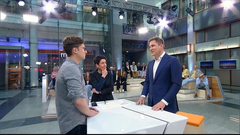 Phillipp Türmer, Dunja Hayali und Florian Köbler (rechts)