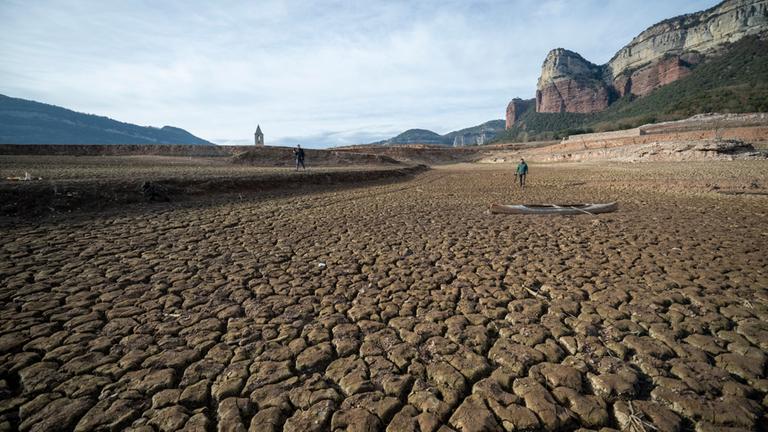 Blick auf den Sau-Stausee in Vilanova de Sau, Katalonien.