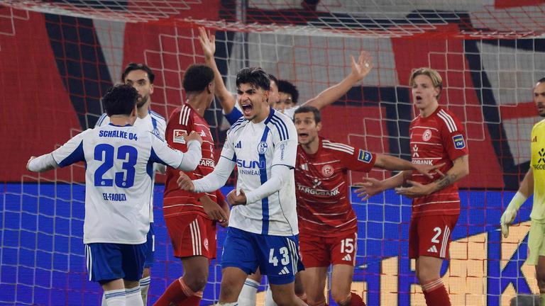 Mertcan Ayhan (Düsseldorf) jubelt. 