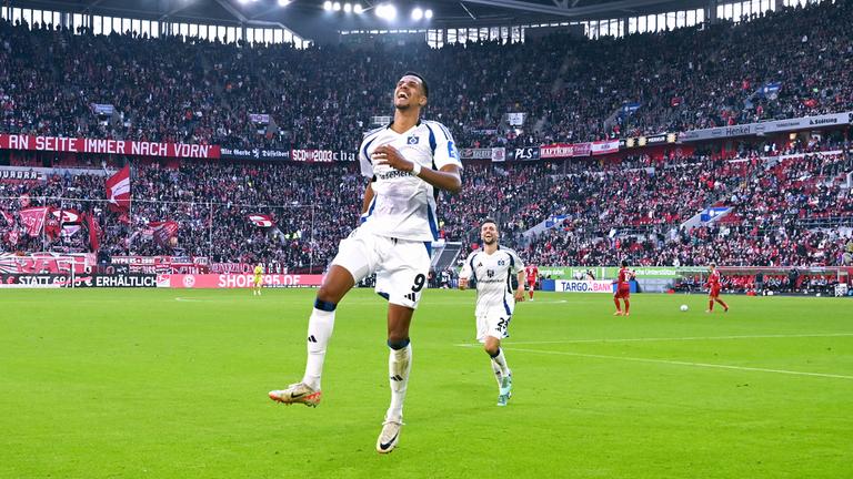 Jubel Robert Glatzel (HSV) nach seinem Tor zum 0:3.