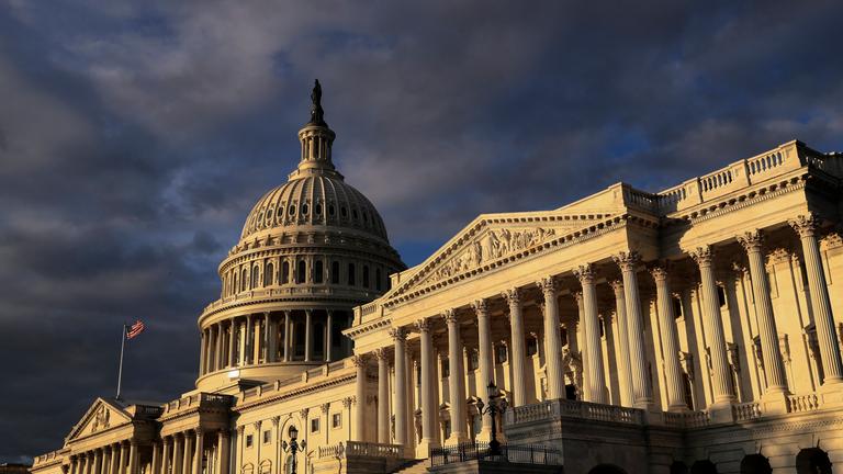 Dunkle Wolken über Kapitol in Washington, Archivbild