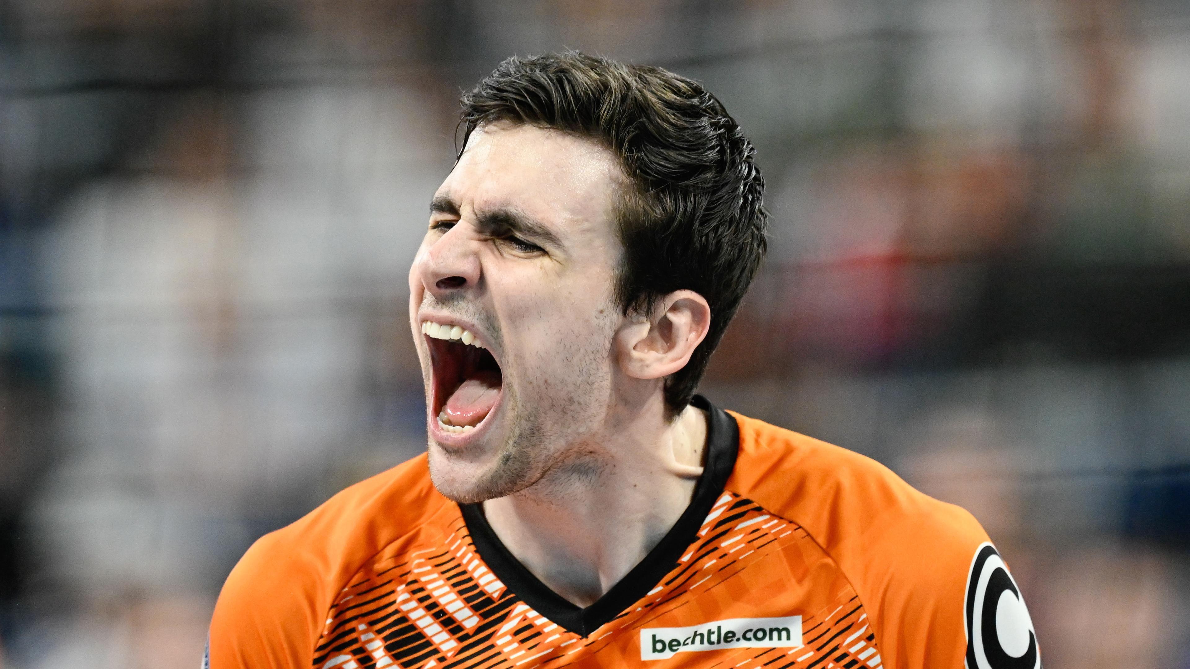 Finale des DVV-Pokals: Berlins Jake Hanes jubelt