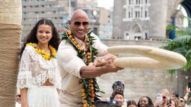 Dwayne Johnson und Laga’aia feiern "Vaiana"