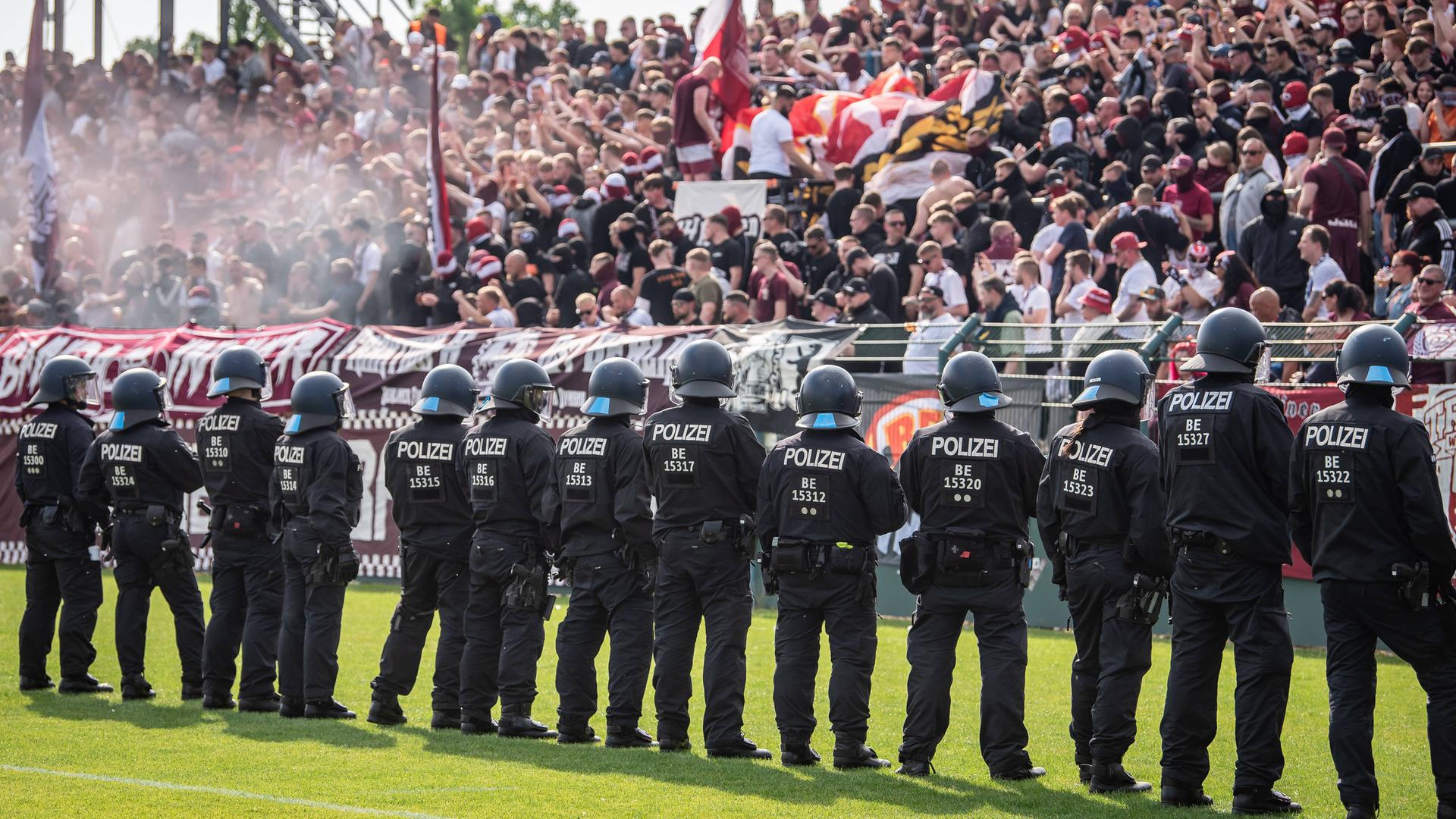 Ausschreitungen beim Spiel zwischen Dynamo und Energie Cottbus am 04.05.2024.
