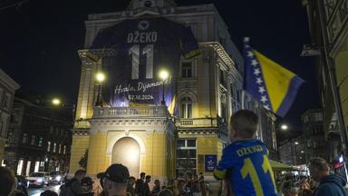 Ein Dzeko-Trikot mitten in Sarajevo