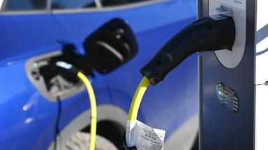 E-Auto wird geladen