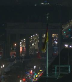 Berlin ist während des Earth Hour's zu sehen: Die Lichter des Brandenburger Tors sind aus.