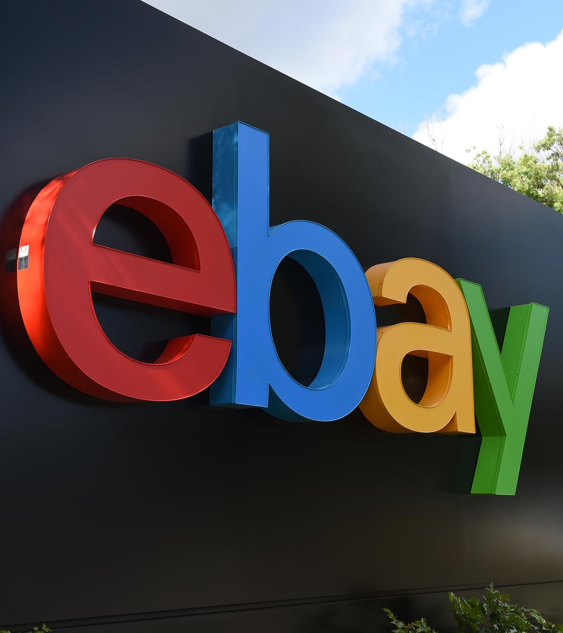 Ebay-Logo vor Hauptquartier