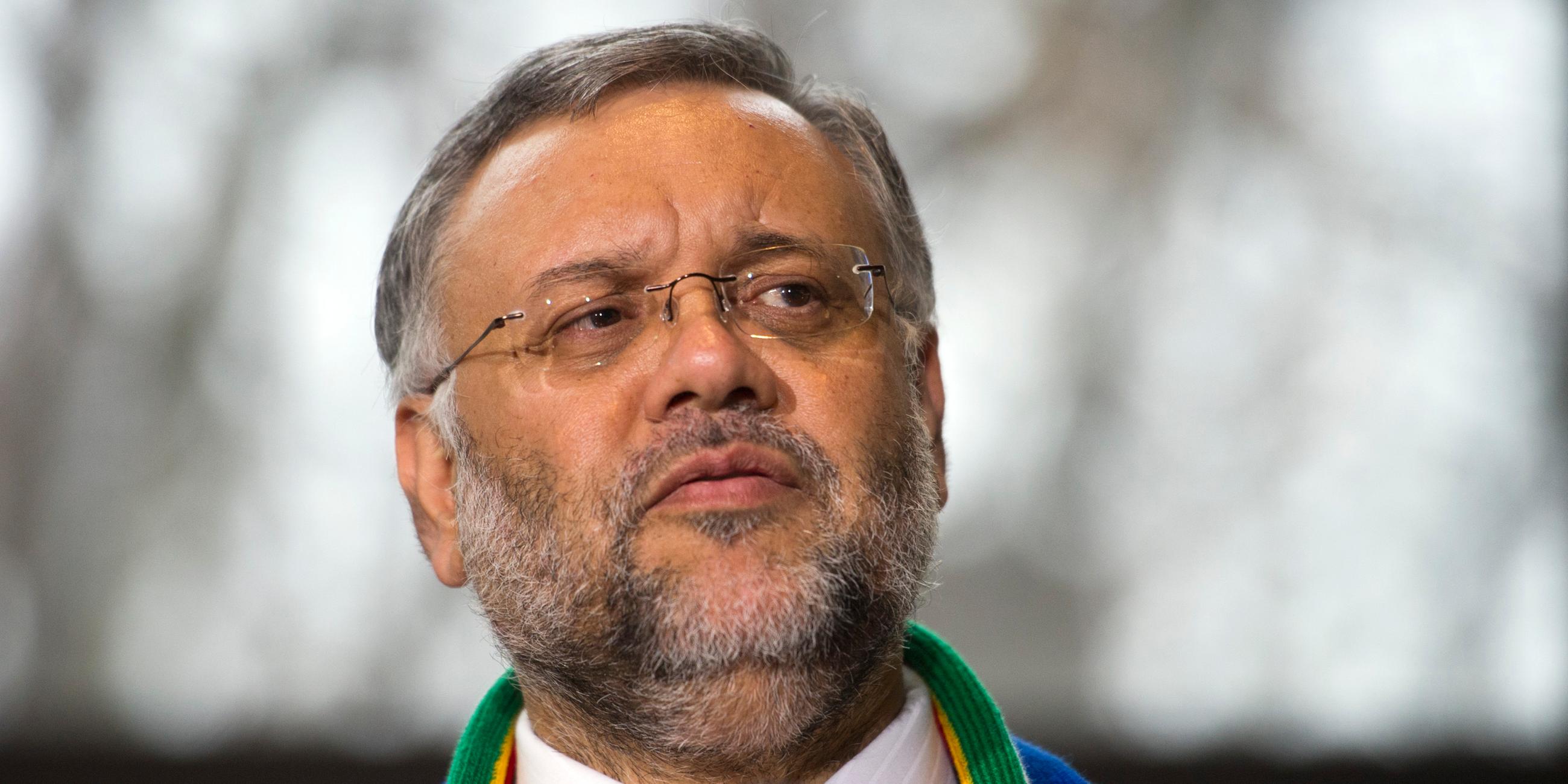 Ebrahim Rasool, Botschafter von Südafrika in den USA, spricht in der südafrikanischen Botschaft in Washington.