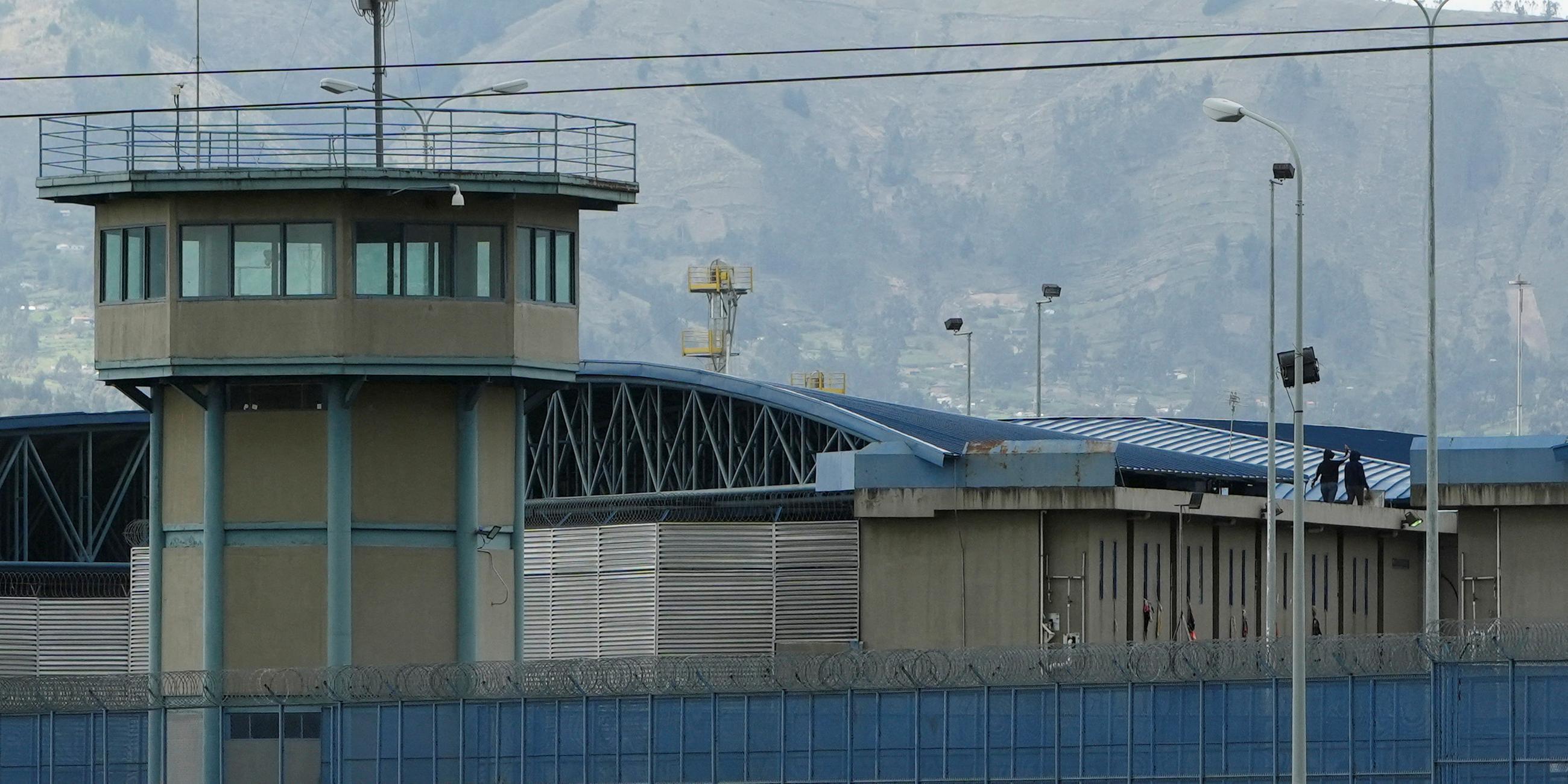 Ein Gefängnisgebäude in Latacunga, Ecuador.