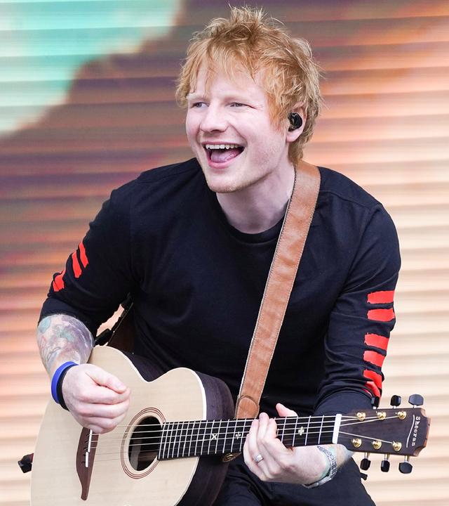 Ed Sheeran überraschend bei Schulkonzert