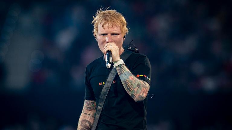 Der Musiker Ed Sheeran während eines Konzertes im Riyadh Air Metropolitano, am 30.05.2025, in Madrid, Spanien. 