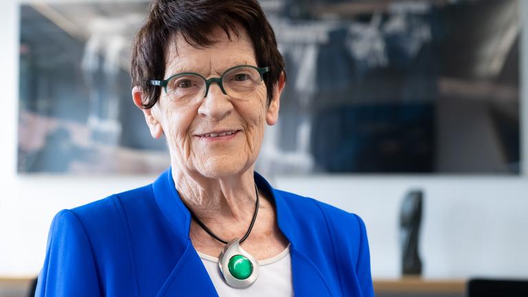 Rita Süssmuth, ehemalige Bundestagspraesidentin, steht in ihrem Büro im deutschen Bundestag.