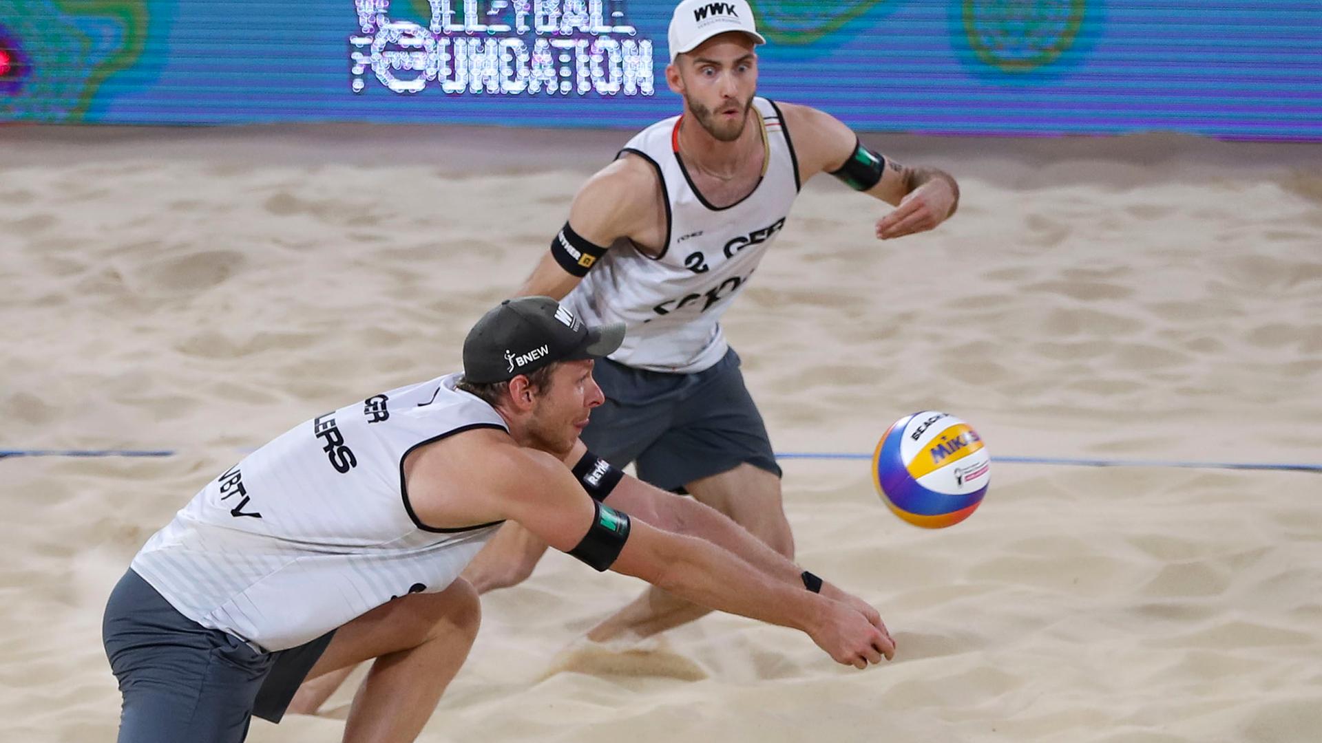 Nils Ehlers (vorne) und Clemens Wickler im WM-Viertelfinale gegen Perusic/Schweiner (CZE) in Aktion