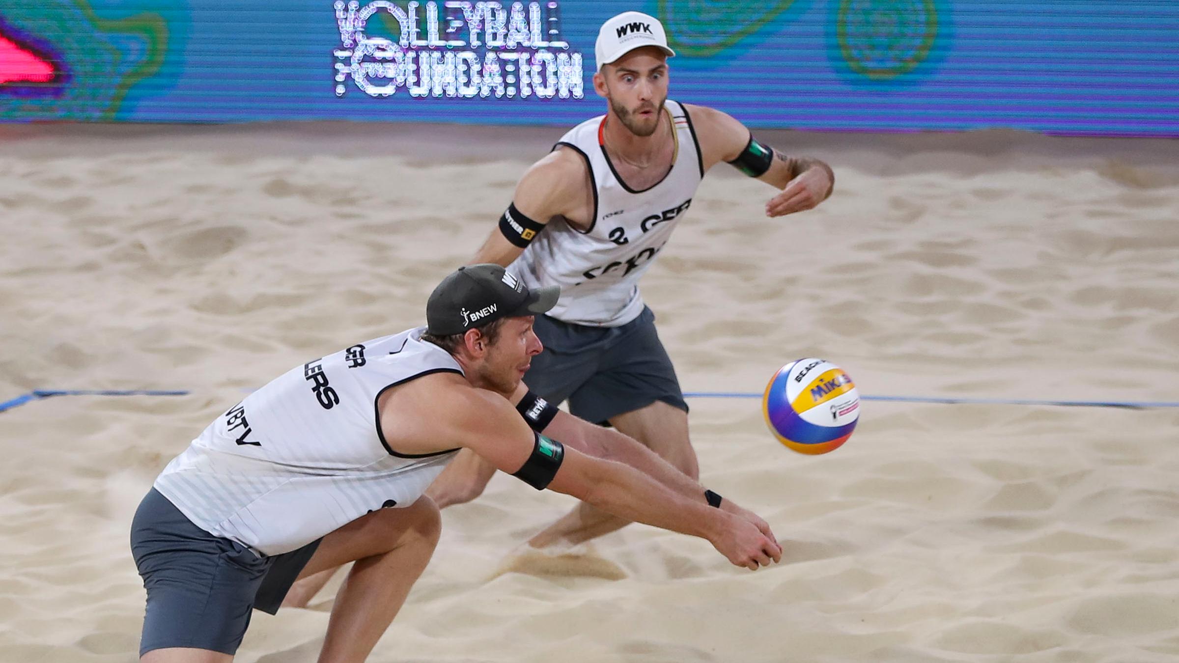 Nils Ehlers (vorne) und Clemens Wickler im WM-Viertelfinale gegen Perusic/Schweiner (CZE) in Aktion