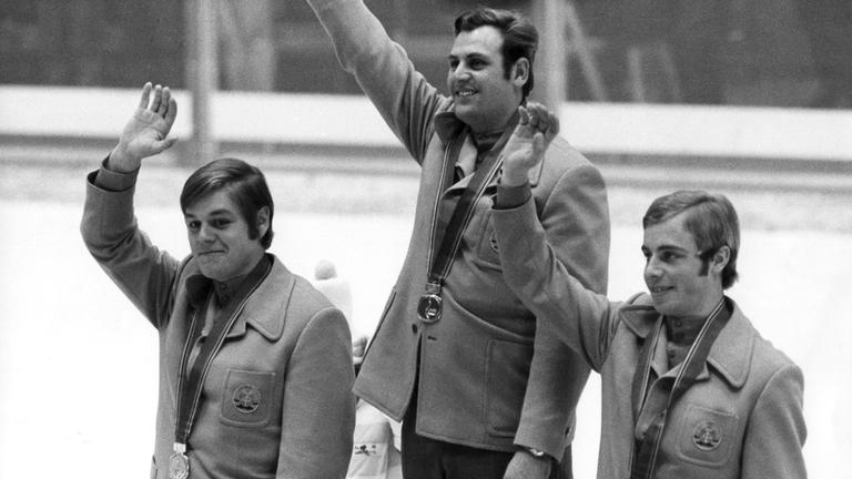 Der deutsche Rennrodler Wolfgang Scheidel gewinnt vor Harald Ehrig und Wolfram Fiedler (alle DDR) bei den Olympischen Winterspielen 1972 in Sapporo 