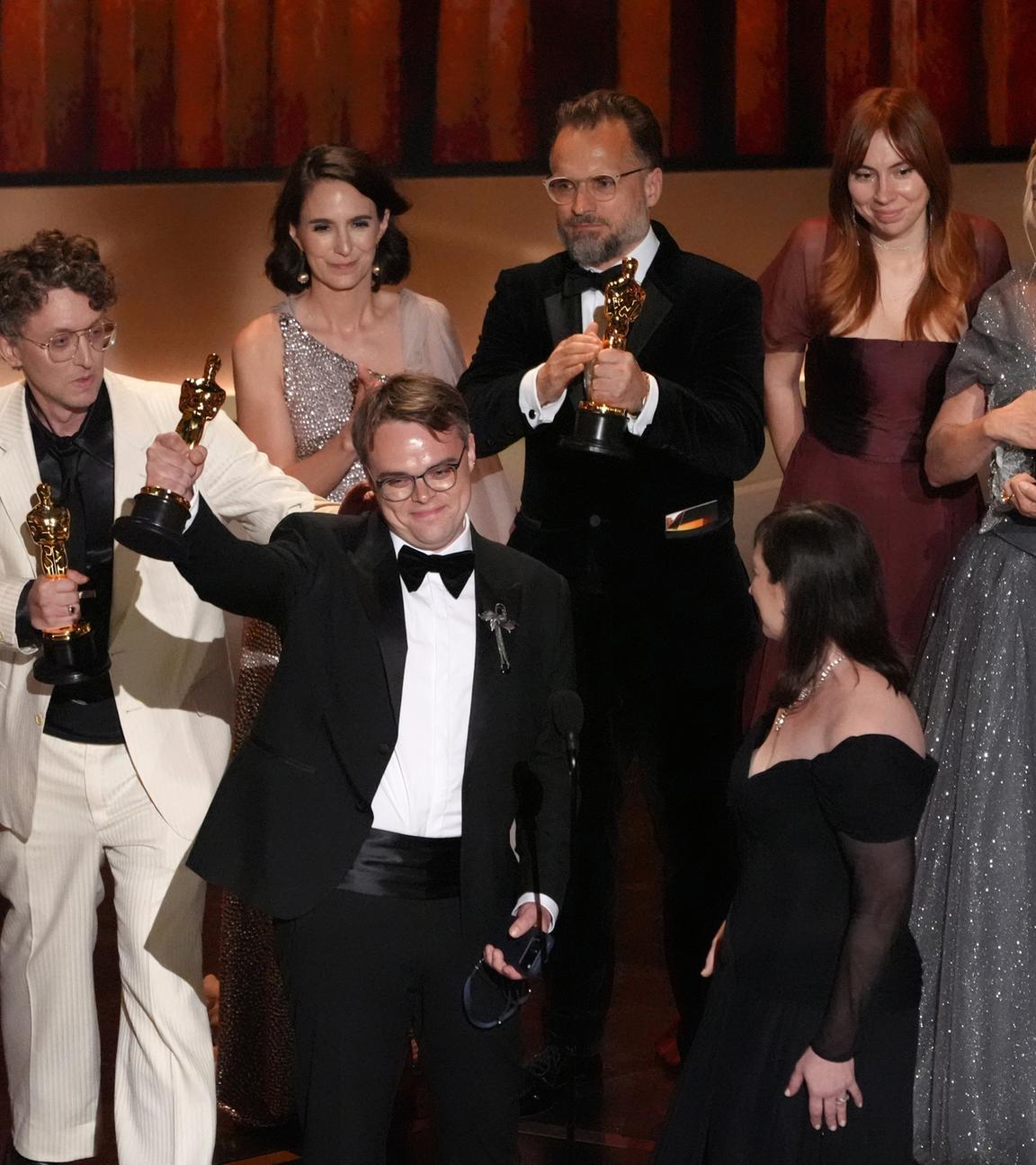 Russe Pawel Talankin hält Oscar nach Sieg in der Kategorie "Bester Dokumentarfilm" in der Hand