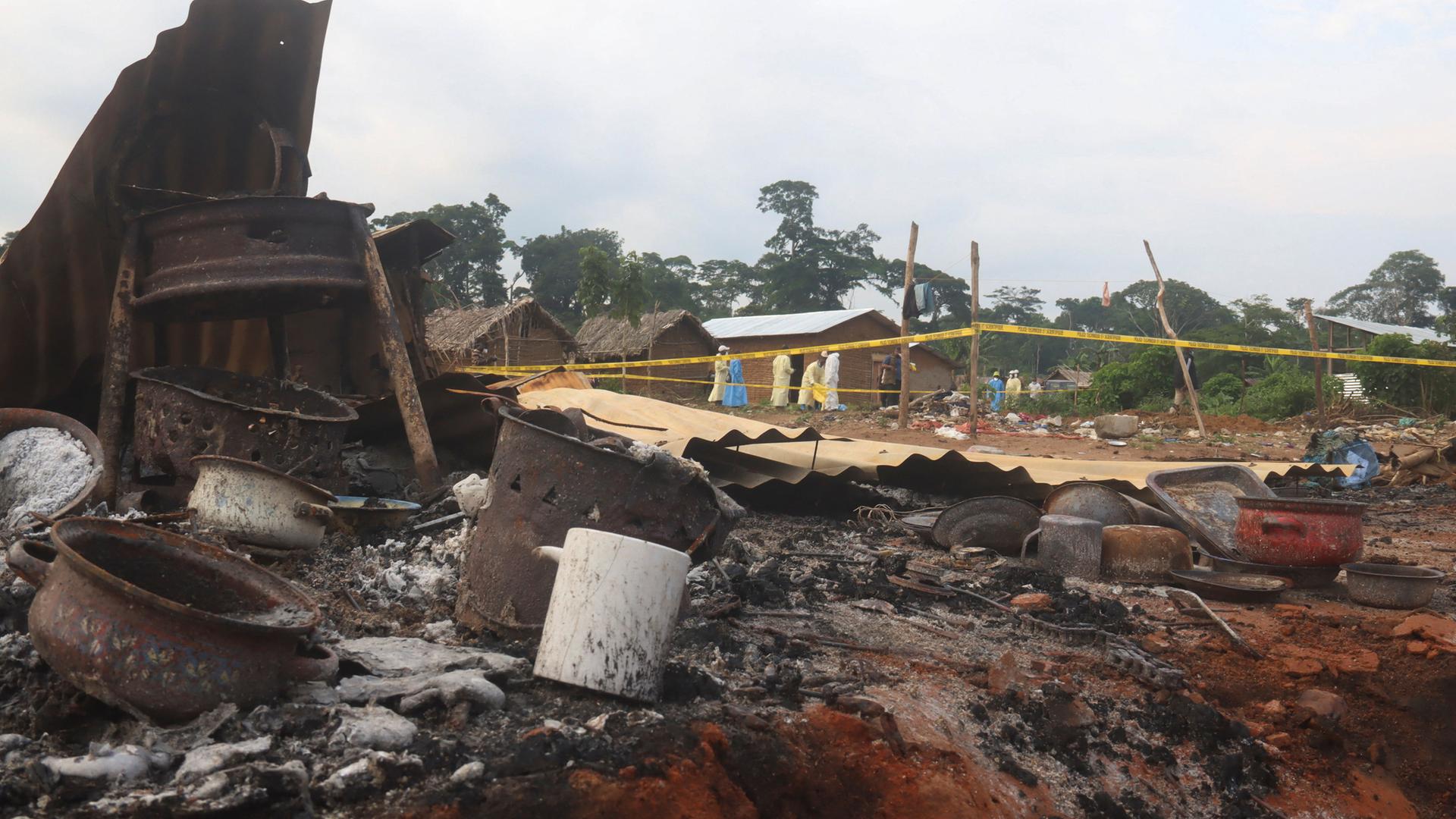 Ein zerstörtes Dorf im Osten der Demokratischen Republik Kongo