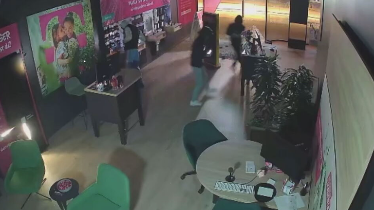 Blitzeinbruch in Herne: Handyladen ausgeräumt