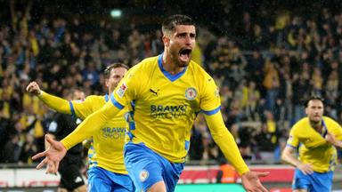 2. Bundesliga - Relegation, Eintracht Braunschweig - 1. FC Saarbrücken, Rückspiel:  Fabio Di Michele Sanchez (Braunschweig) bejubelt sein Tor zum 1:2