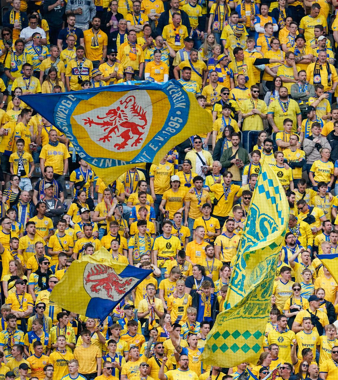 Eintracht Braunschweig Fans im Stadion
