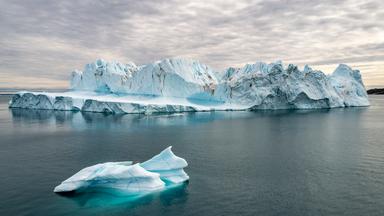 Eisberg beobachtet von RV Polarstern aus am 10.08.2022. 