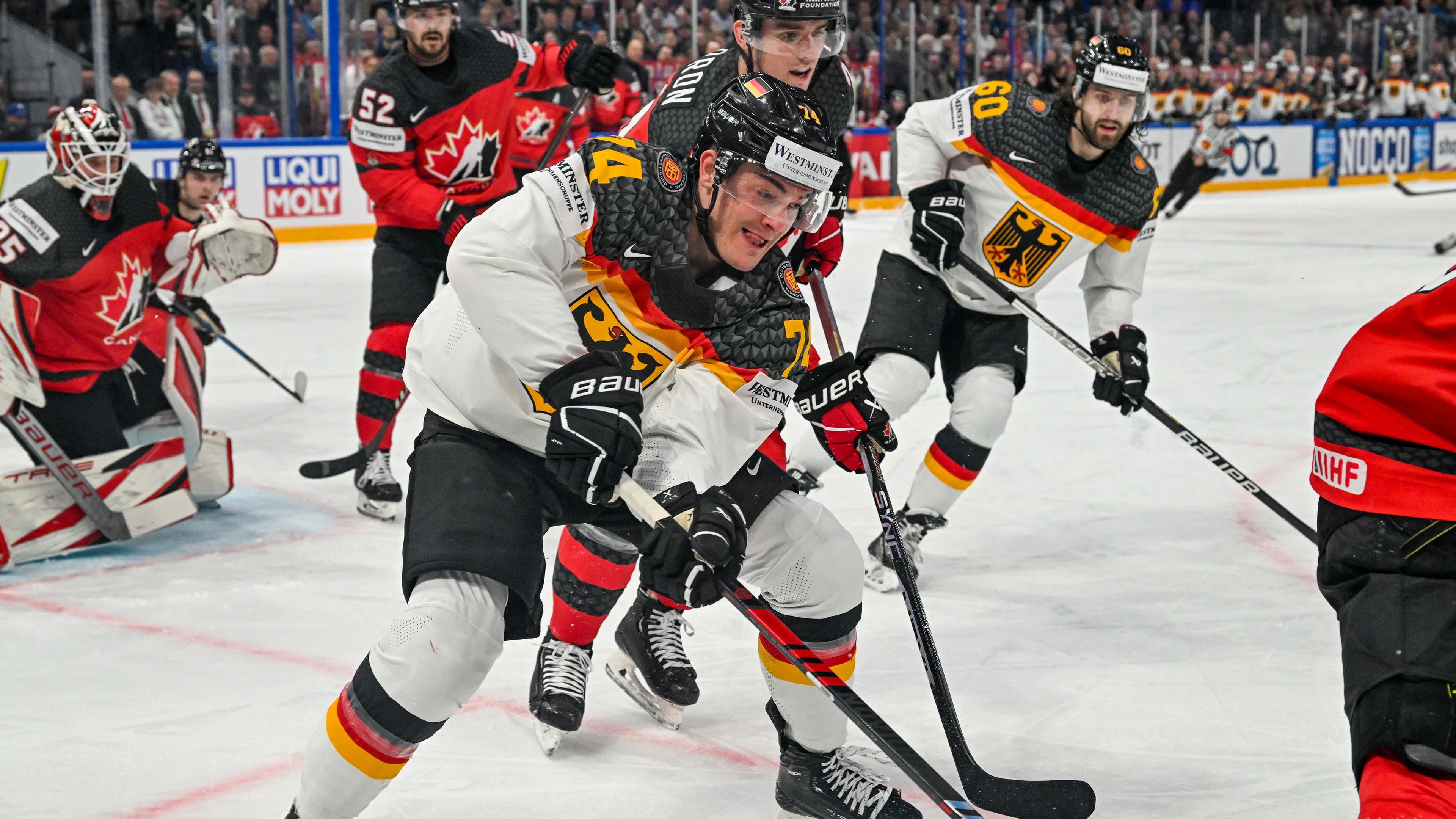 Spielszene aus dem Finale der Eishockey-WM 2023 mit Justin Schütz aus der Nationalmannschaft.
