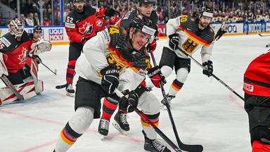 Spielszene aus dem Finale der Eishockey-WM 2023 mit Justin Schütz aus der Nationalmannschaft.