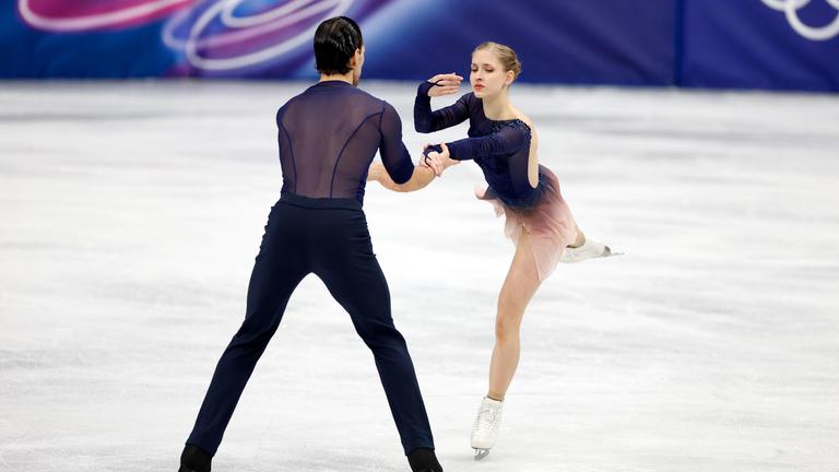 Die deutschen Eisläufer Minerva Hase und Nikita Volodin bei Olympia in Mailand